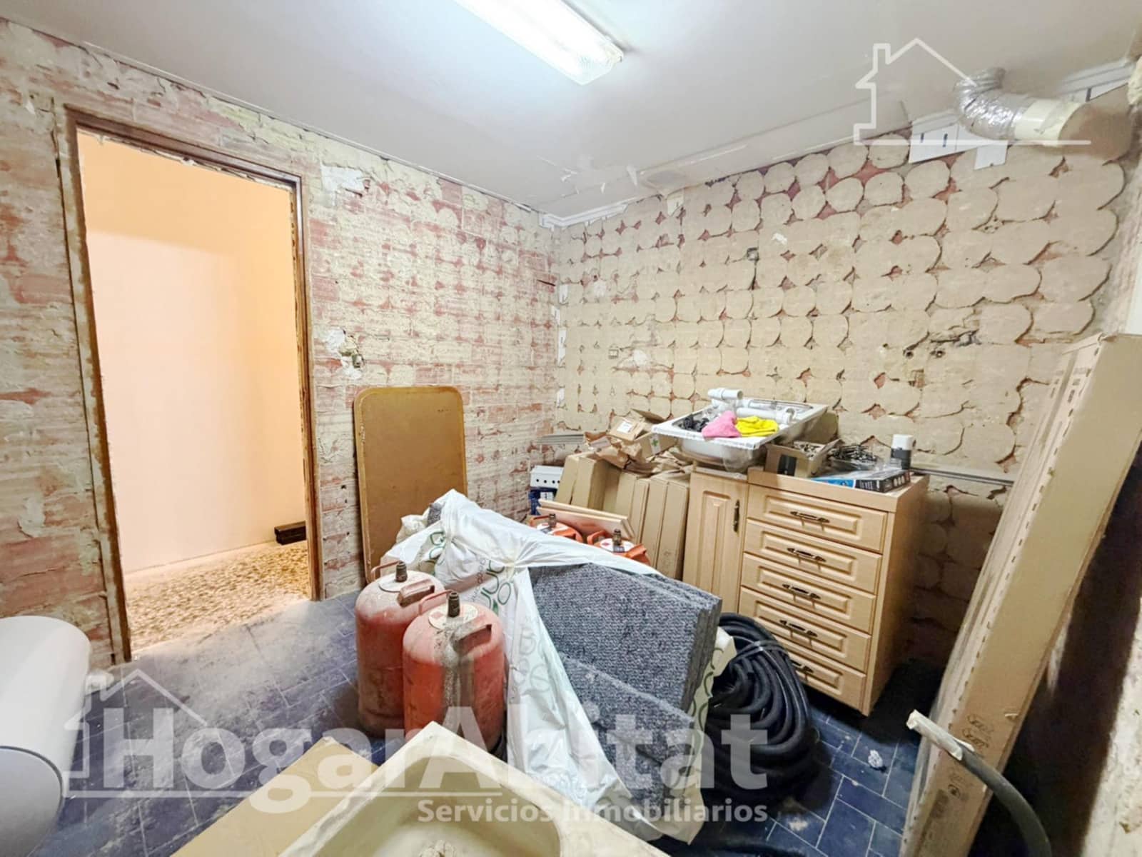 4 bedroom Flat for sale in La Pobla de Vallbona - € 190,000 (Ref: 9738599)