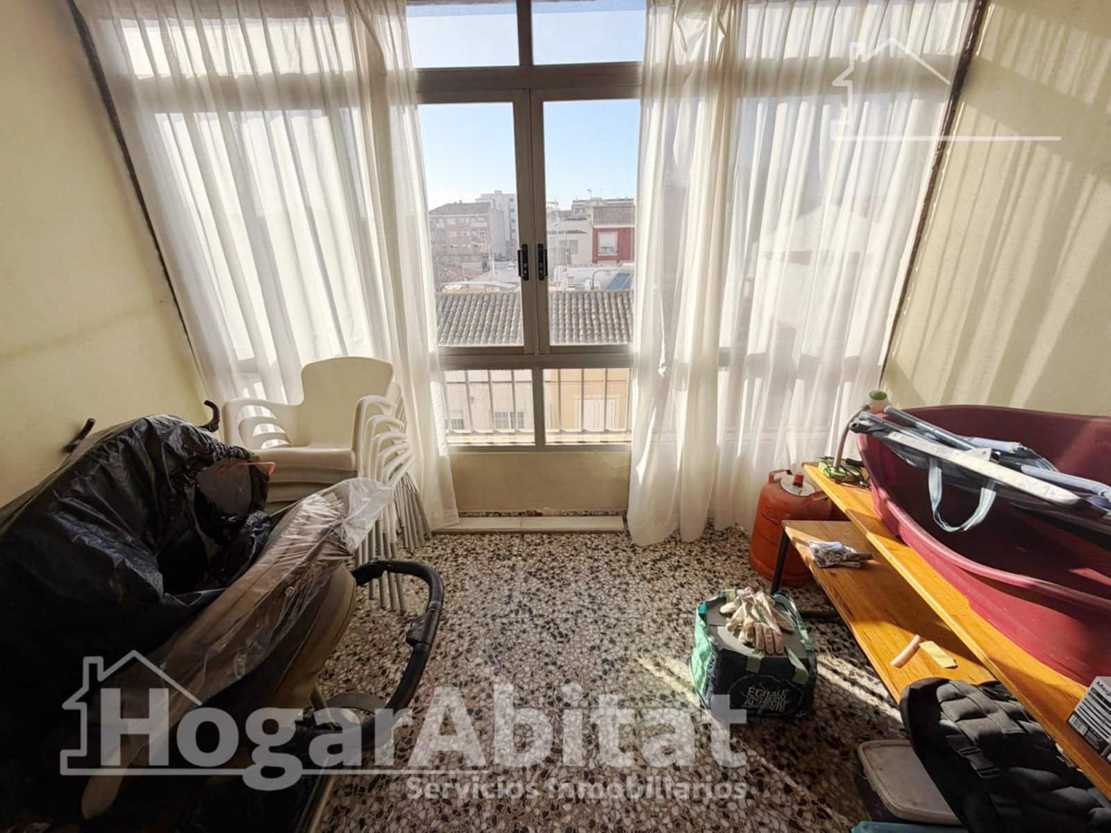 4 bedroom Flat for sale in La Pobla de Vallbona - € 190,000 (Ref: 9738599)
