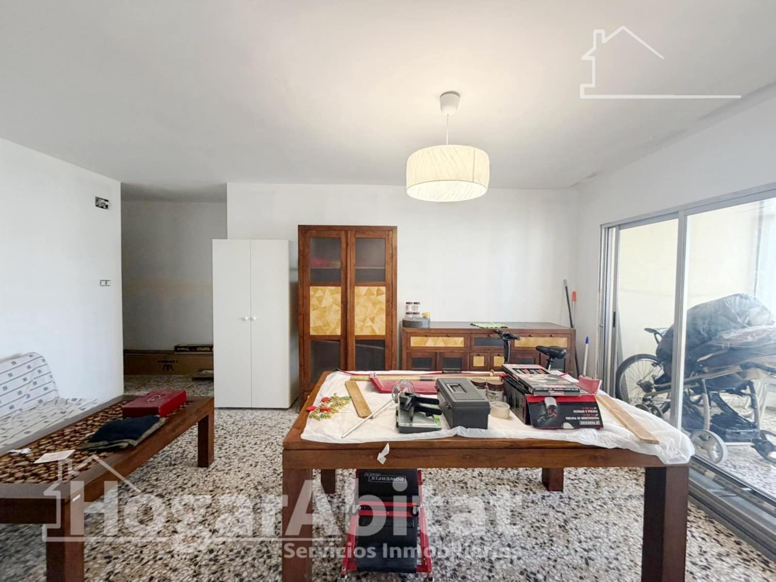 4 bedroom Flat for sale in La Pobla de Vallbona - € 190,000 (Ref: 9738599)