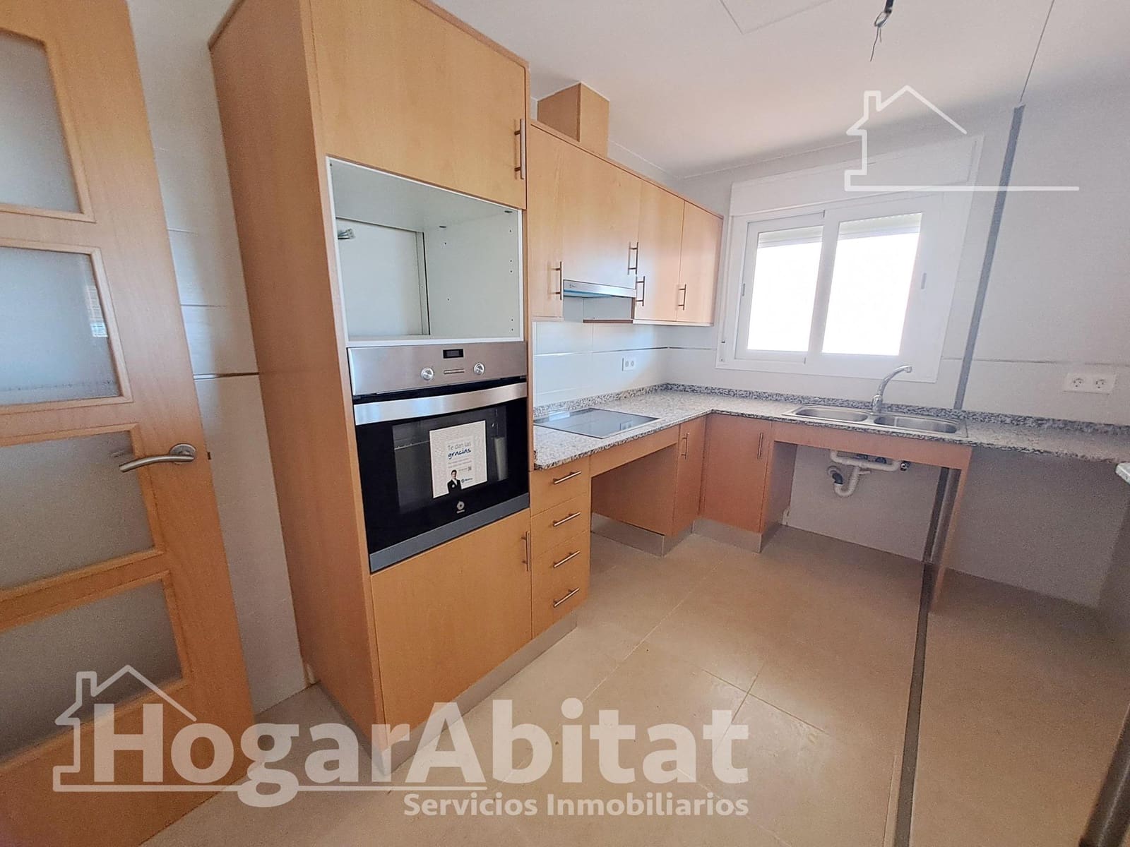 3 bedroom Flat for sale in Oropesa  with pool garage - € 225,000 (Ref: 9738602)
