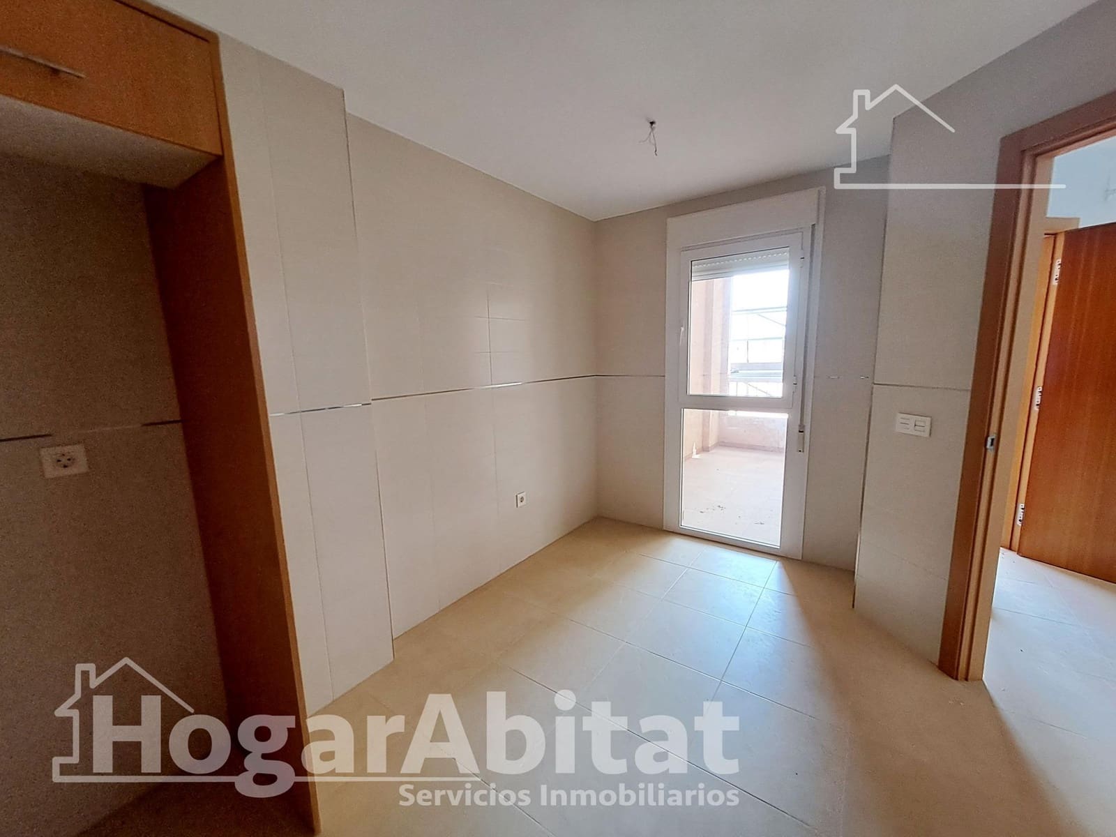 3 bedroom Flat for sale in Oropesa  with pool garage - € 225,000 (Ref: 9738602)