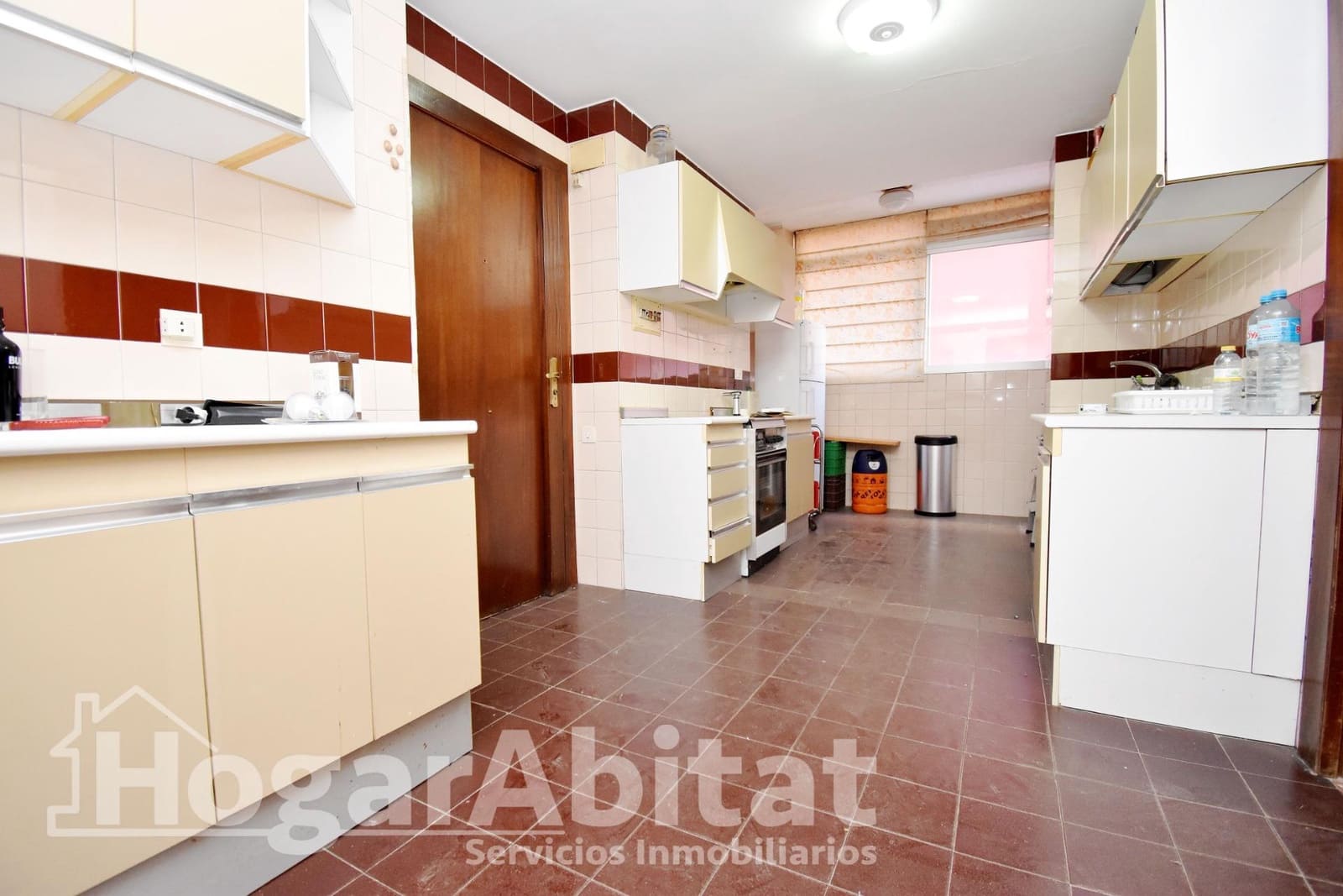 4 bedroom Flat for sale in Castello de la Plana with garage - € 230,000 (Ref: 9738603)