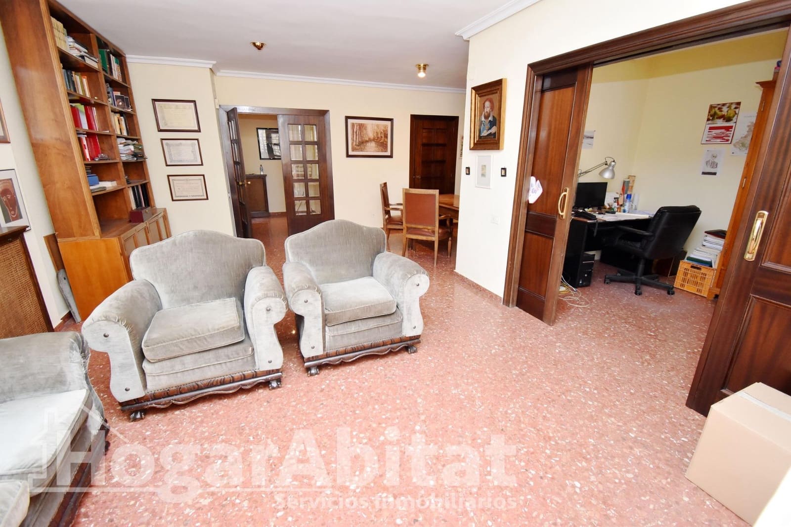 4 bedroom Flat for sale in Castello de la Plana with garage - € 230,000 (Ref: 9738603)
