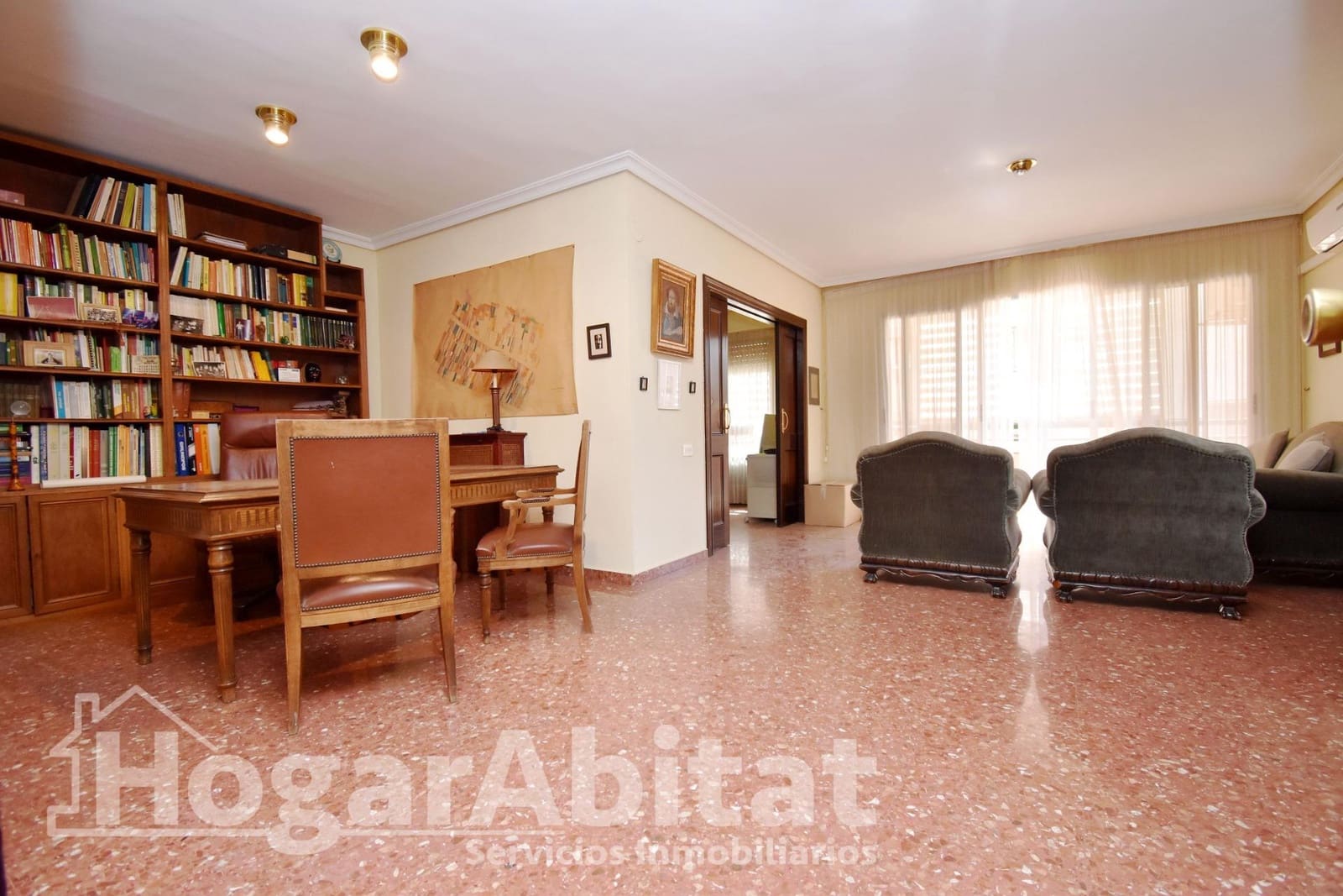 4 bedroom Flat for sale in Castello de la Plana with garage - € 230,000 (Ref: 9738603)