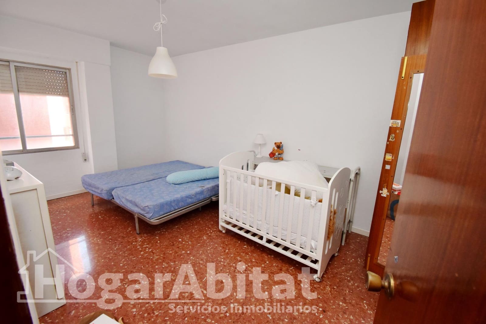 4 bedroom Flat for sale in Castello de la Plana with garage - € 230,000 (Ref: 9738603)