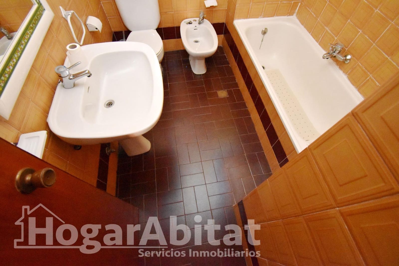 4 bedroom Flat for sale in Castello de la Plana with garage - € 230,000 (Ref: 9738603)