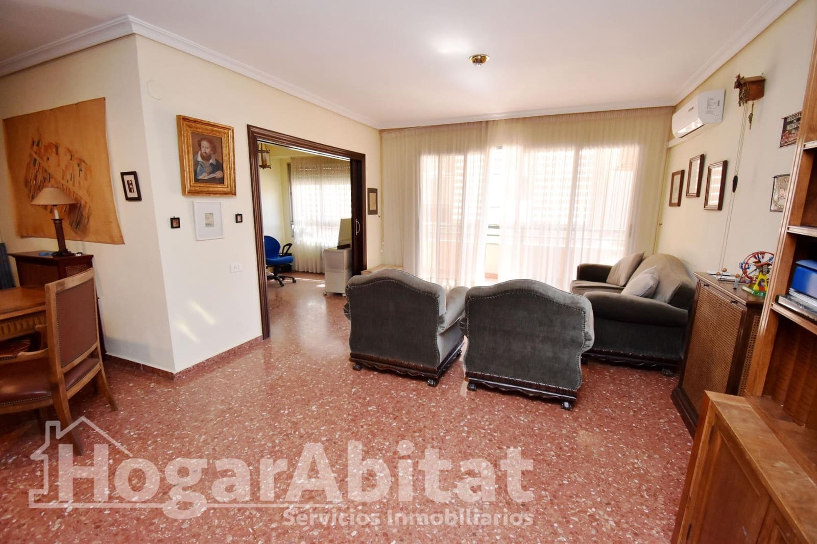 4 bedroom Flat for sale in Castello de la Plana with garage - € 230,000 (Ref: 9738603)