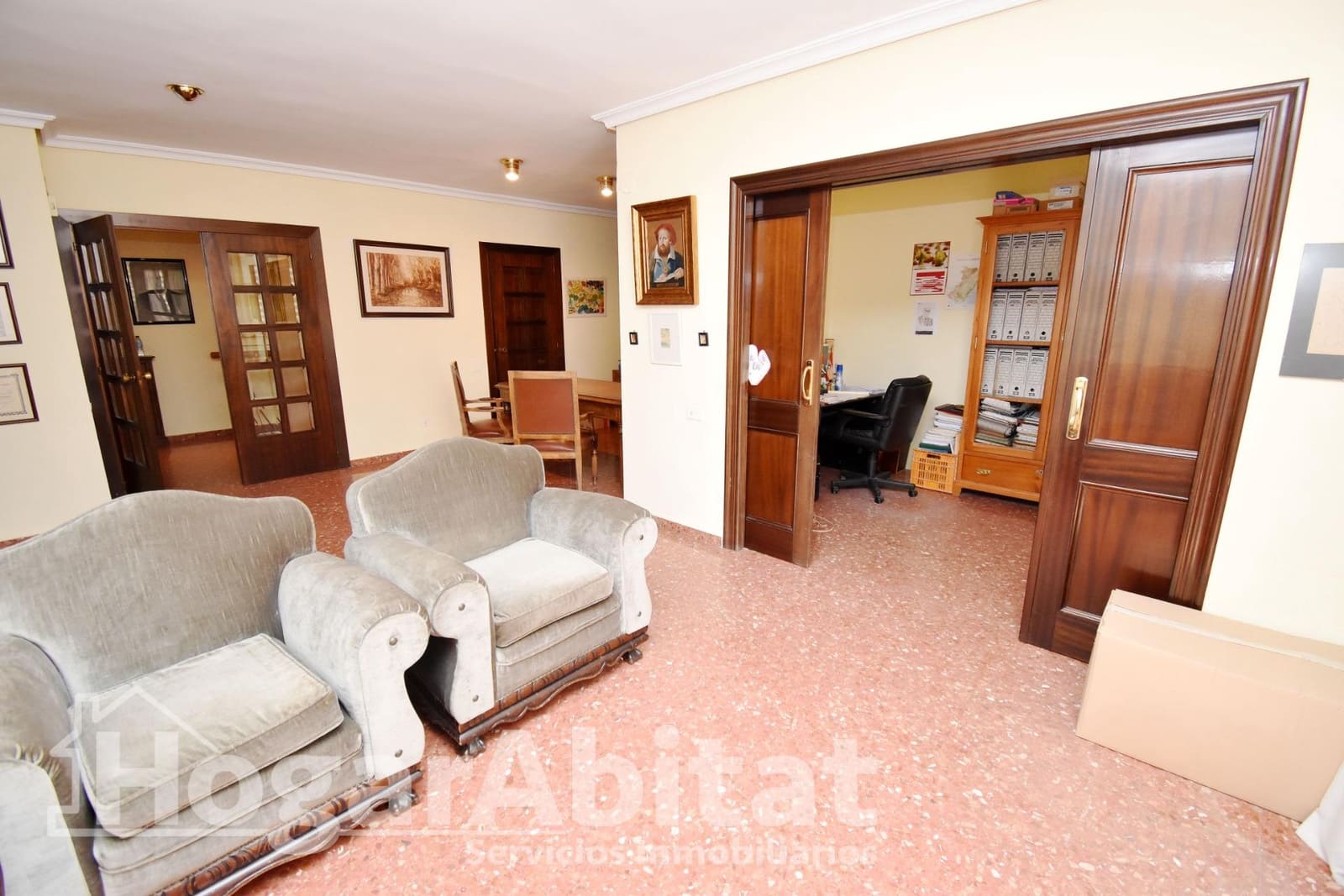 4 bedroom Flat for sale in Castello de la Plana with garage - € 230,000 (Ref: 9738603)
