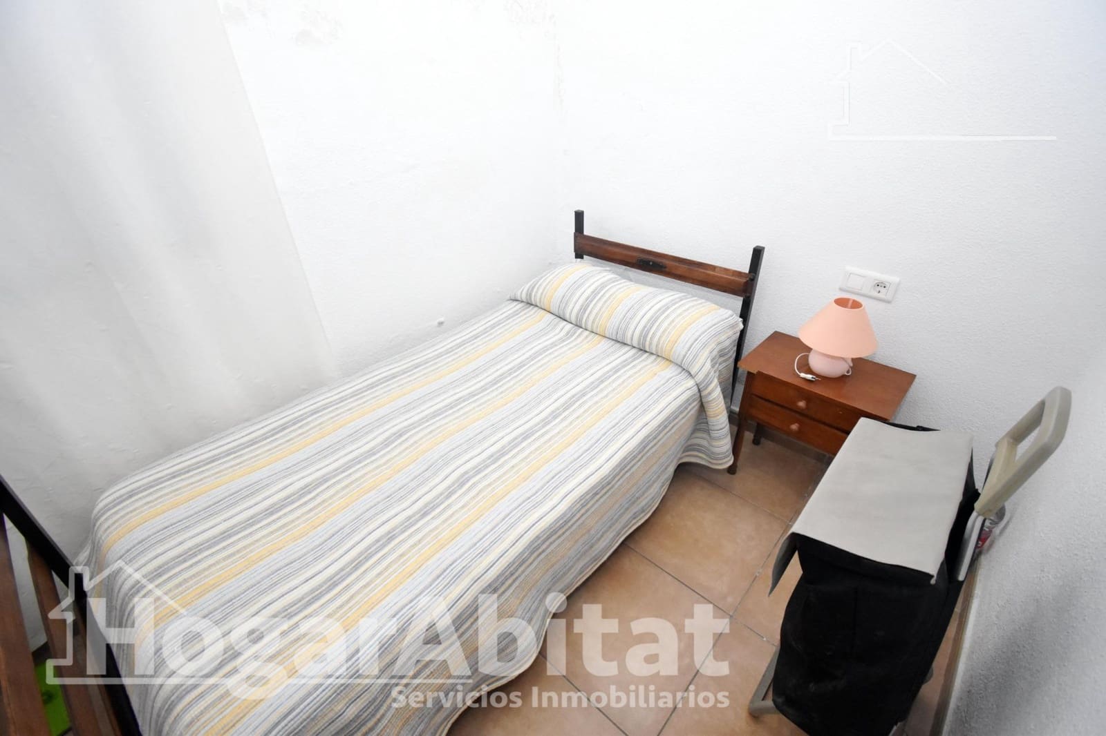 3 bedroom Flat for sale in Castello de la Plana - € 99,000 (Ref: 9738612)