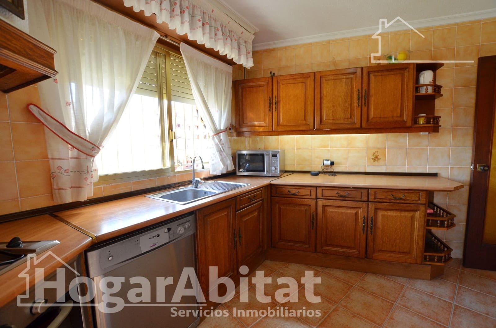 3 bedroom Flat for sale in Alicante / Alacant city with garage - € 290,000 (Ref: 9741768)