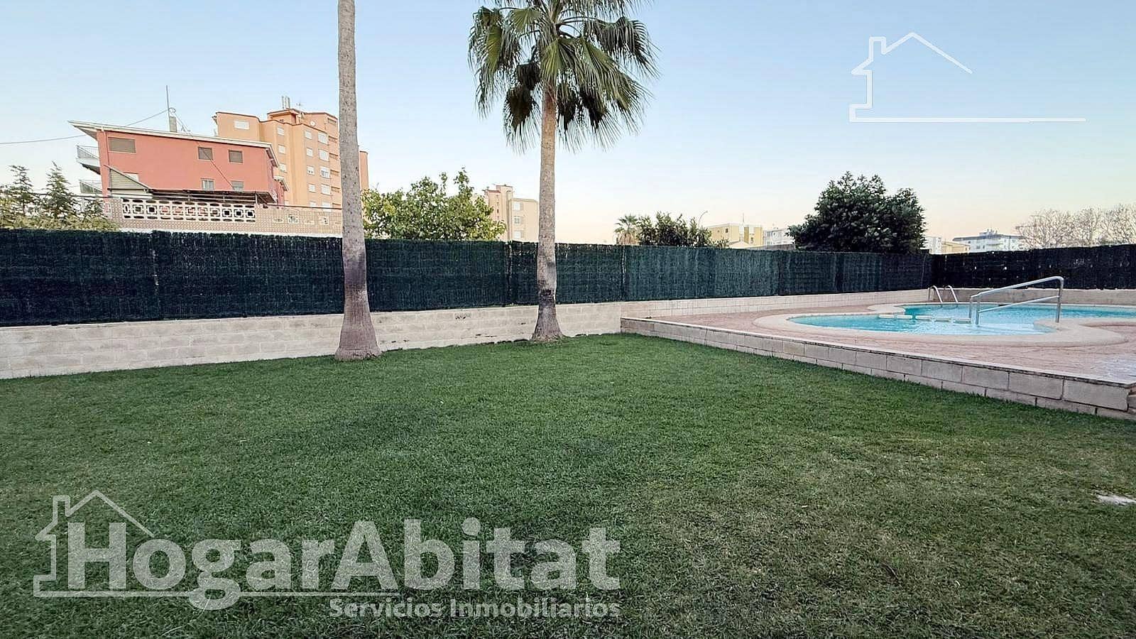 3 bedroom Flat for sale in Piles with pool garage - € 220,000 (Ref: 9741772)