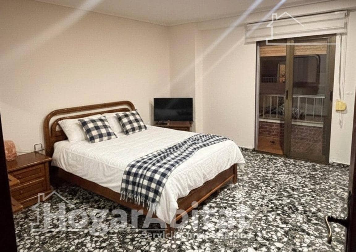 2 bedroom Flat for sale in Valencia city - € 285,000 (Ref: 9741801)