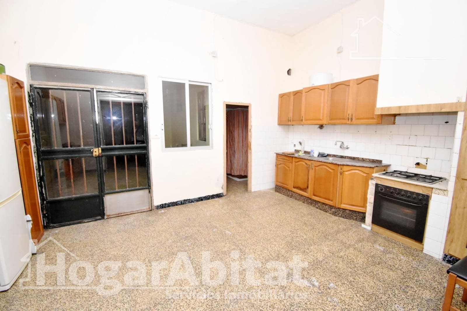 4 bedroom Townhouse for sale in Carcaixent - € 145,000 (Ref: 9741822)