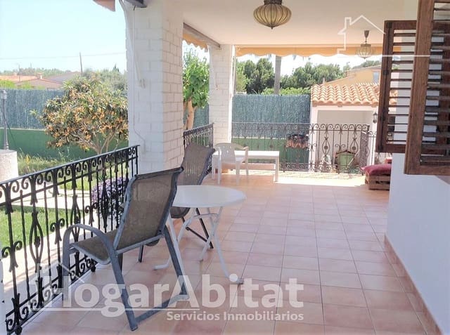 Chalet de 4 habitaciones en El Grau de Castelló, Castelló de la Plana en venta con piscina garaje - 345.000 € (Ref: 9752081)