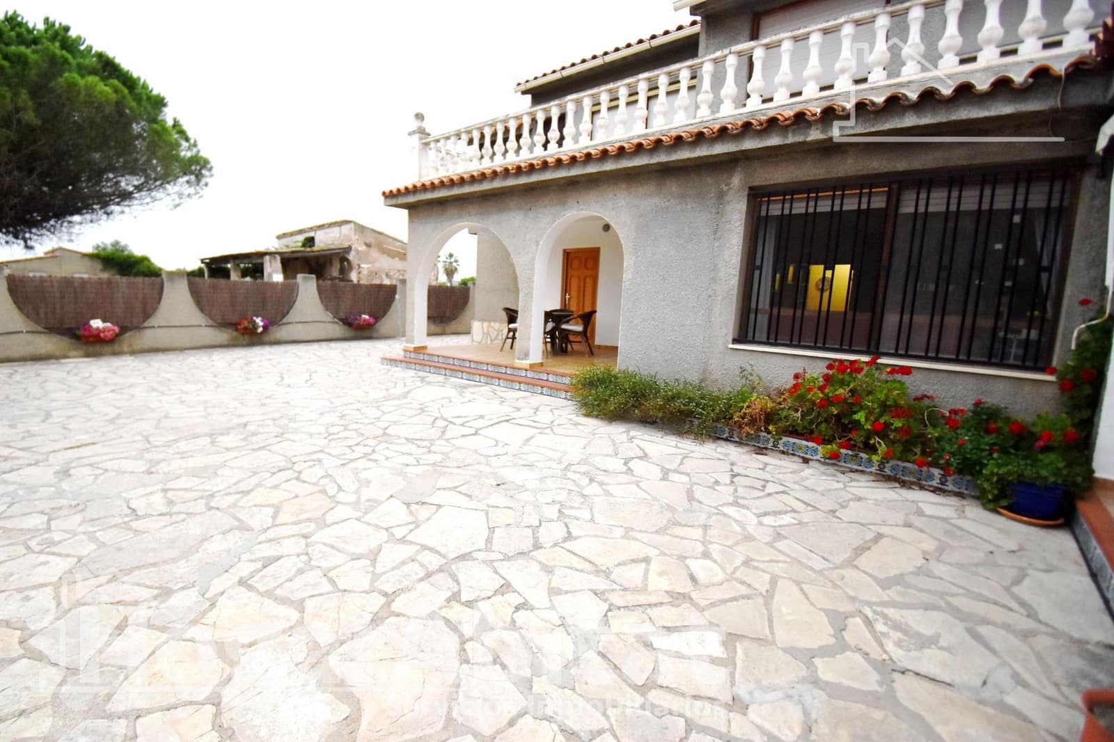 4 soverom Villa til salgs i Castello de la Plana med svømmebasseng garasje - € 325 000 (Ref: 9752085)