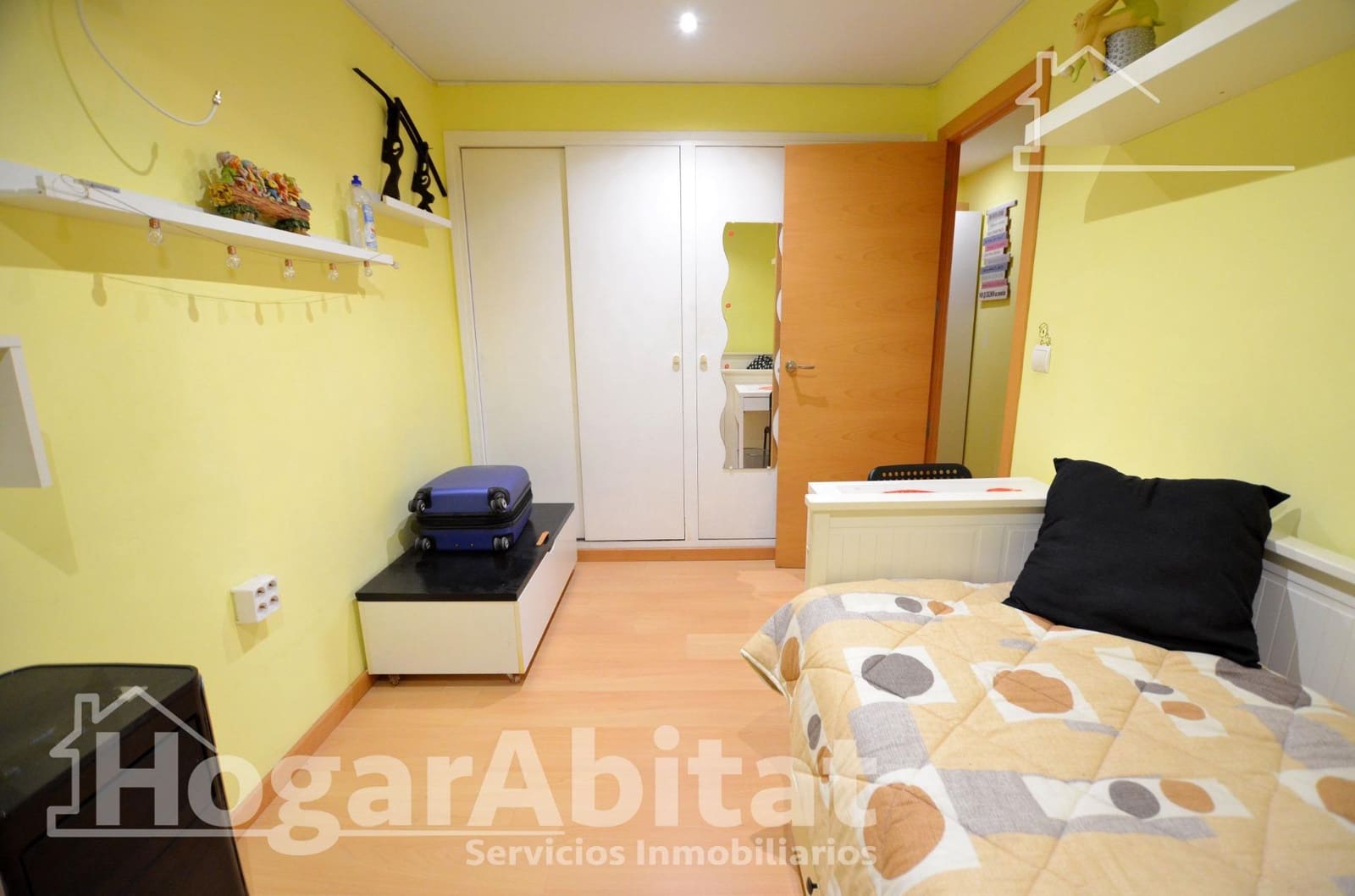 3 bedroom Flat for sale in Alicante / Alacant city - € 270,000 (Ref: 9752094)