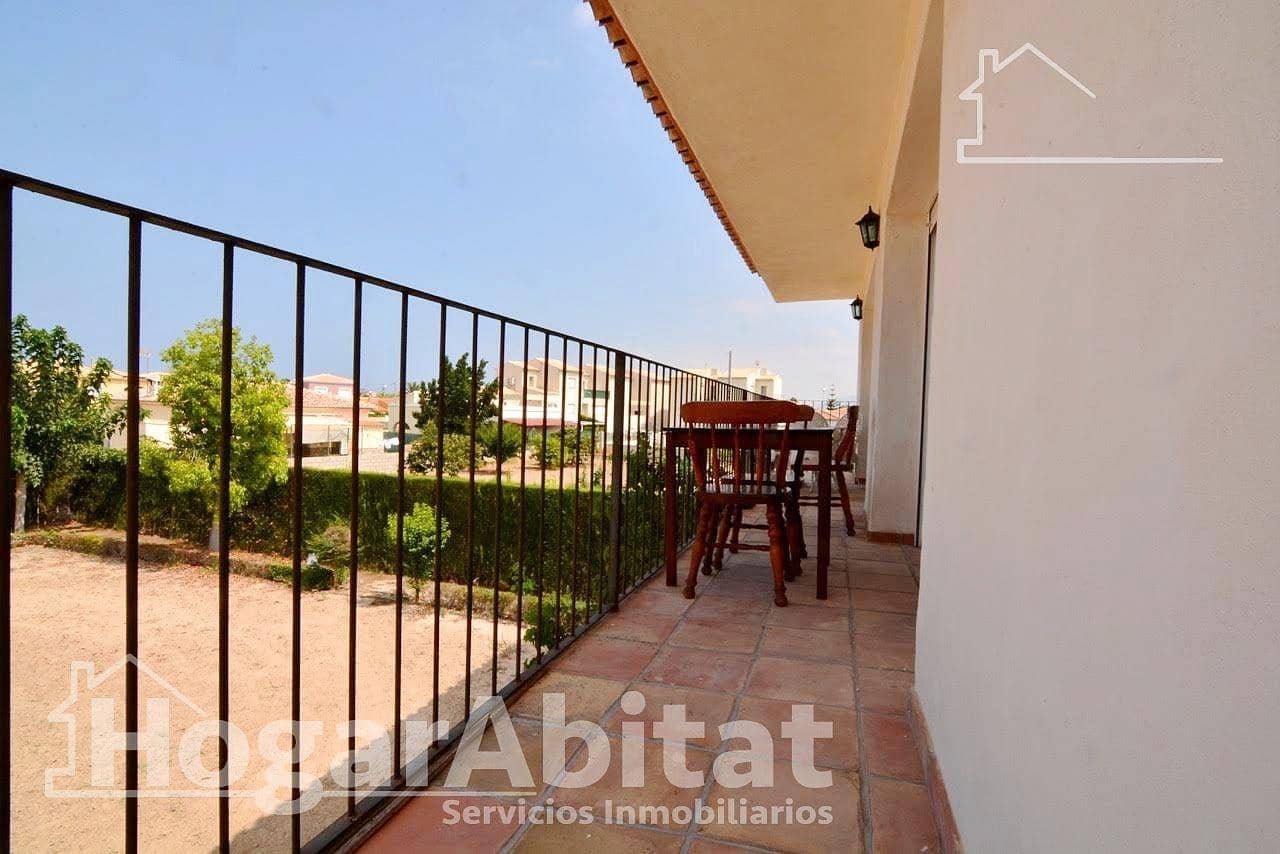 4 Zimmer Villa zu verkaufen in Oliva mit Pool Garage - 750.000 € (Ref: 9755776)