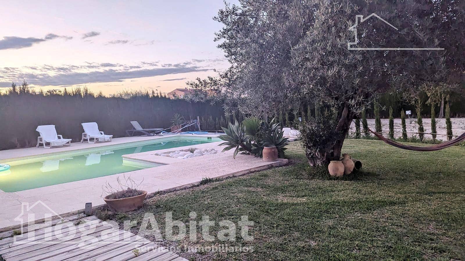 4 Zimmer Villa zu verkaufen in Oliva mit Pool Garage - 750.000 € (Ref: 9755776)