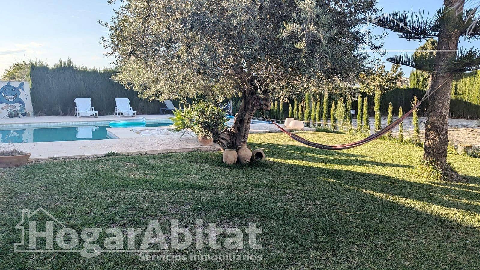 4 Zimmer Villa zu verkaufen in Oliva mit Pool Garage - 750.000 € (Ref: 9755776)