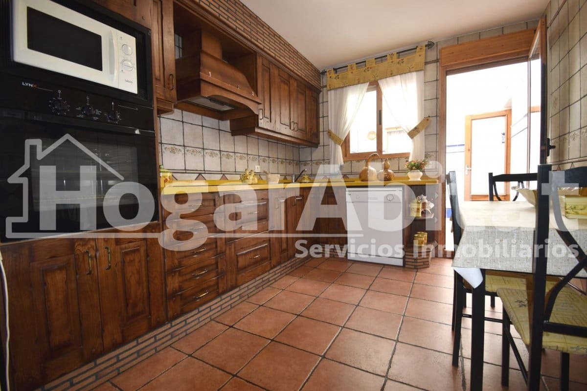 6 quarto Moradia para venda em Vila-real com garagem - 300 000 € (Ref: 9755780)