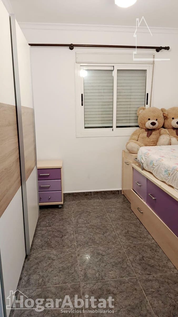 5 makuuhuone Huvila myytävänä paikassa Oliva mukana uima-altaan 
autotalli - 315 000 € (Ref: 9759027)