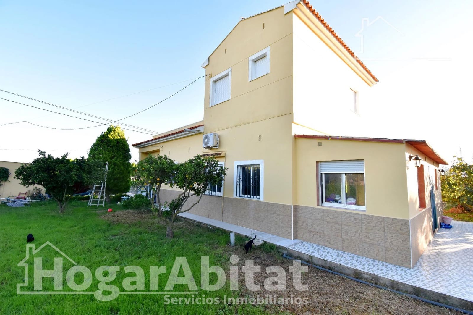 5 makuuhuone Huvila myytävänä paikassa Oliva mukana uima-altaan 
autotalli - 315 000 € (Ref: 9759027)