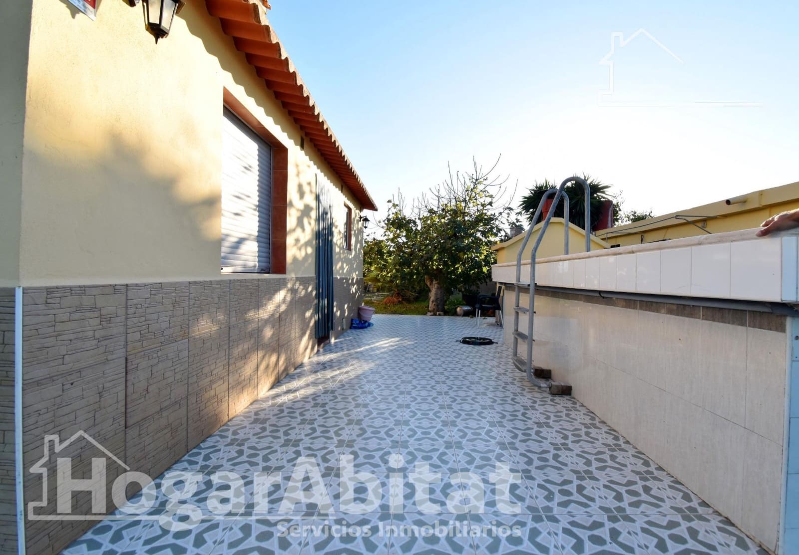 5 makuuhuone Huvila myytävänä paikassa Oliva mukana uima-altaan 
autotalli - 315 000 € (Ref: 9759027)