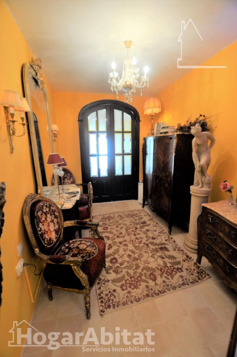 5 slaapkamer Villa te koop in Godelleta met garage - € 280.000 (Ref: 9759036)