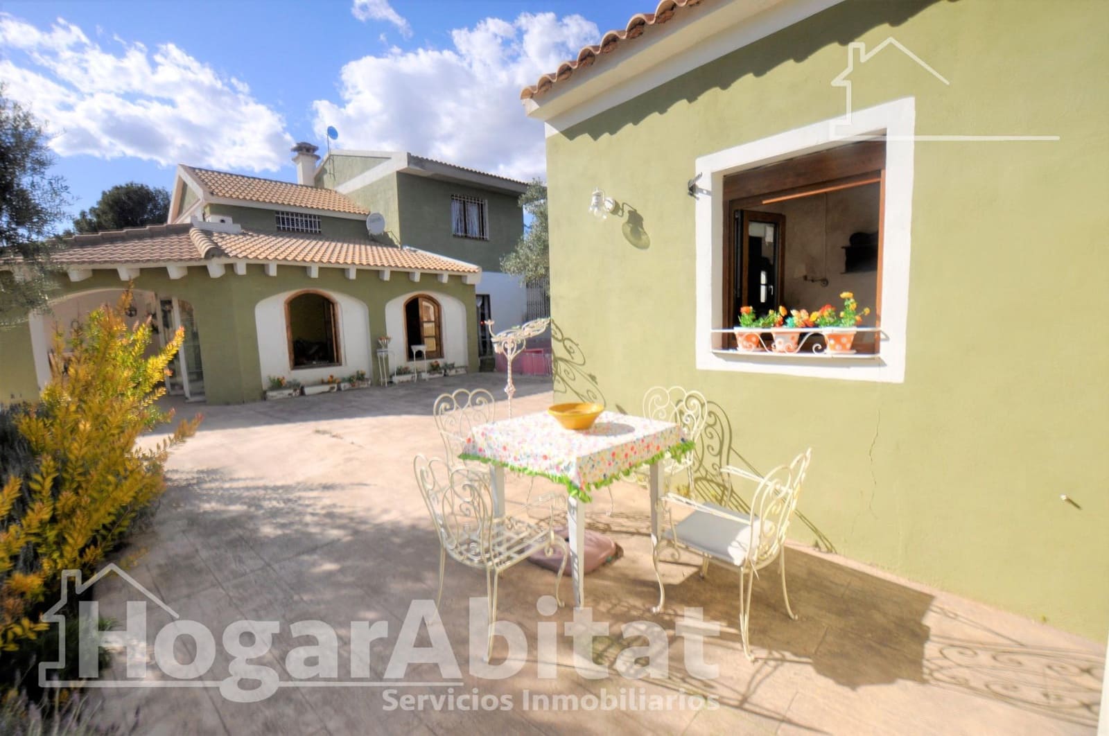 5 slaapkamer Villa te koop in Godelleta met garage - € 280.000 (Ref: 9759036)