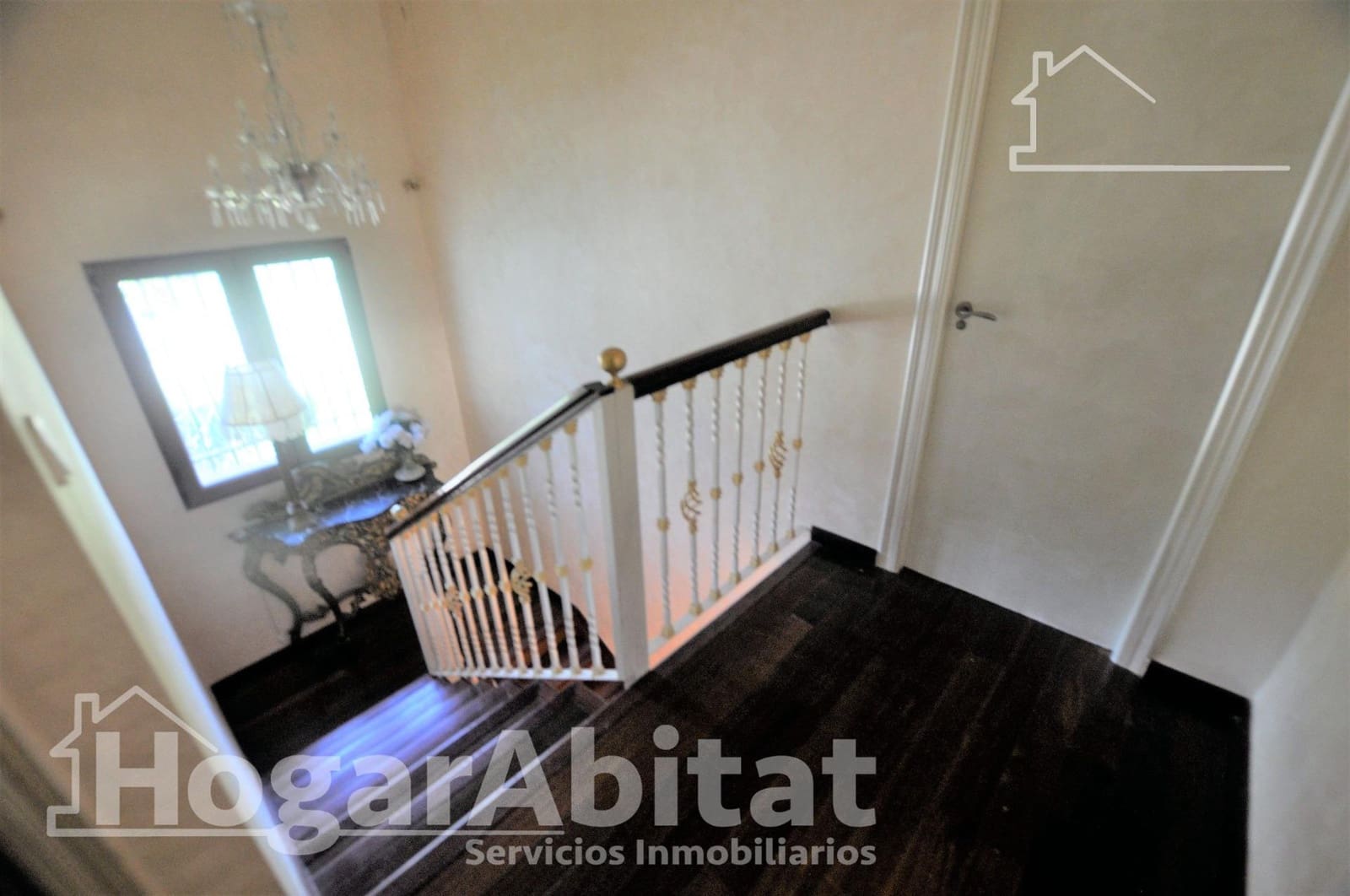 5 slaapkamer Villa te koop in Godelleta met garage - € 280.000 (Ref: 9759036)