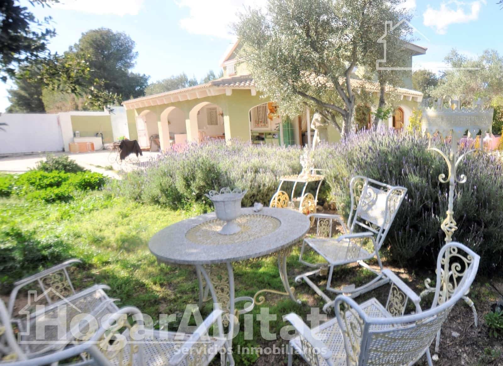 5 slaapkamer Villa te koop in Godelleta met garage - € 280.000 (Ref: 9759036)