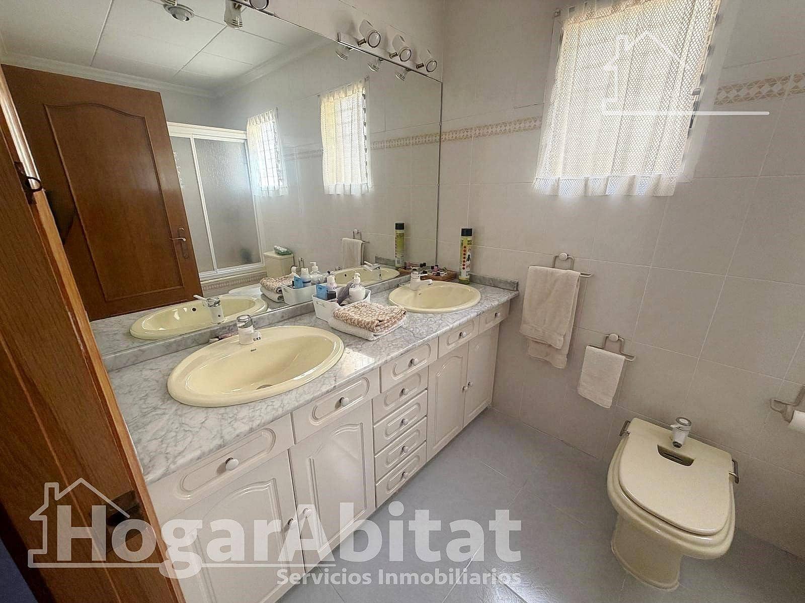 4 bedroom Townhouse for sale in Massanassa with garage - € 510,000 (Ref: 9759048)