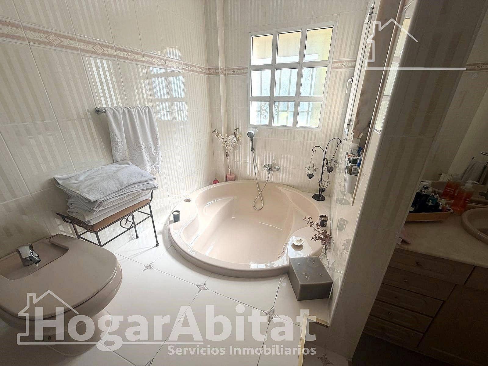 4 bedroom Townhouse for sale in Massanassa with garage - € 510,000 (Ref: 9759048)