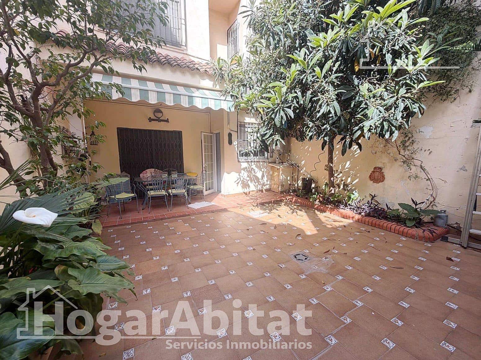 4 bedroom Townhouse for sale in Massanassa with garage - € 510,000 (Ref: 9759048)