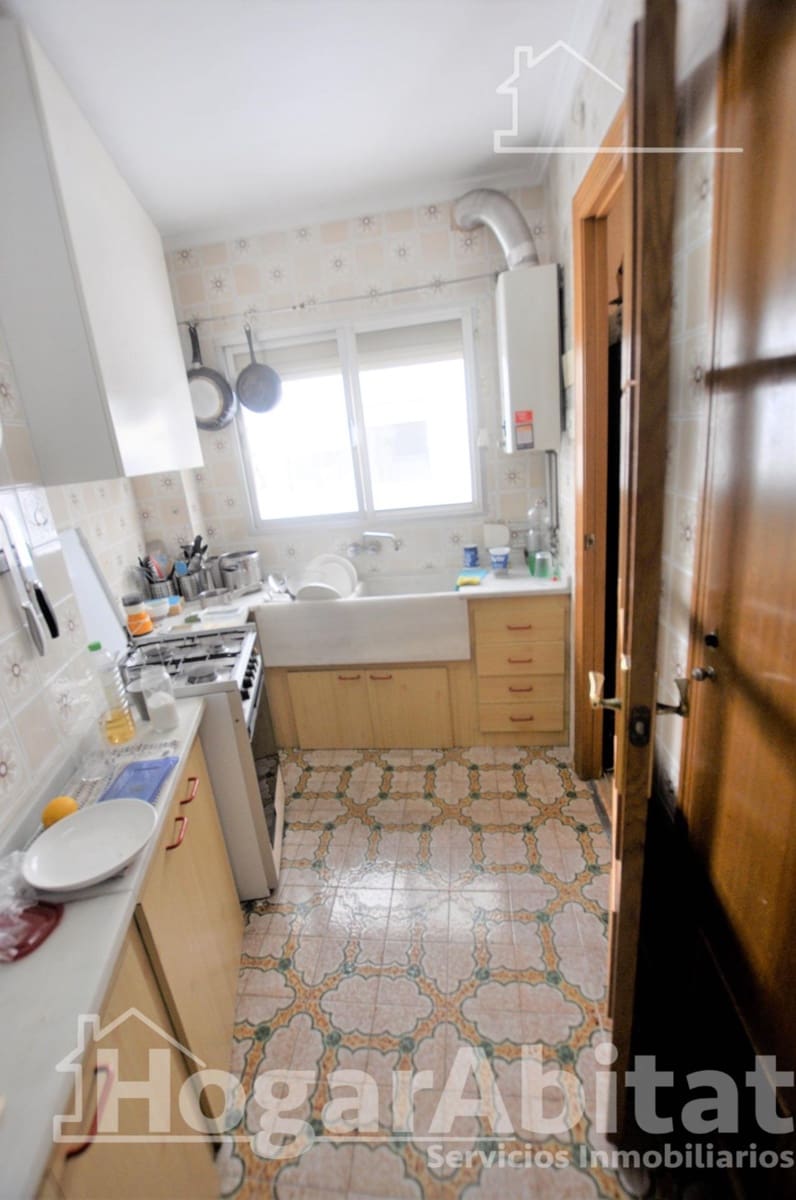 3 bedroom Flat for sale in Valencia city - € 259,000 (Ref: 9762046)