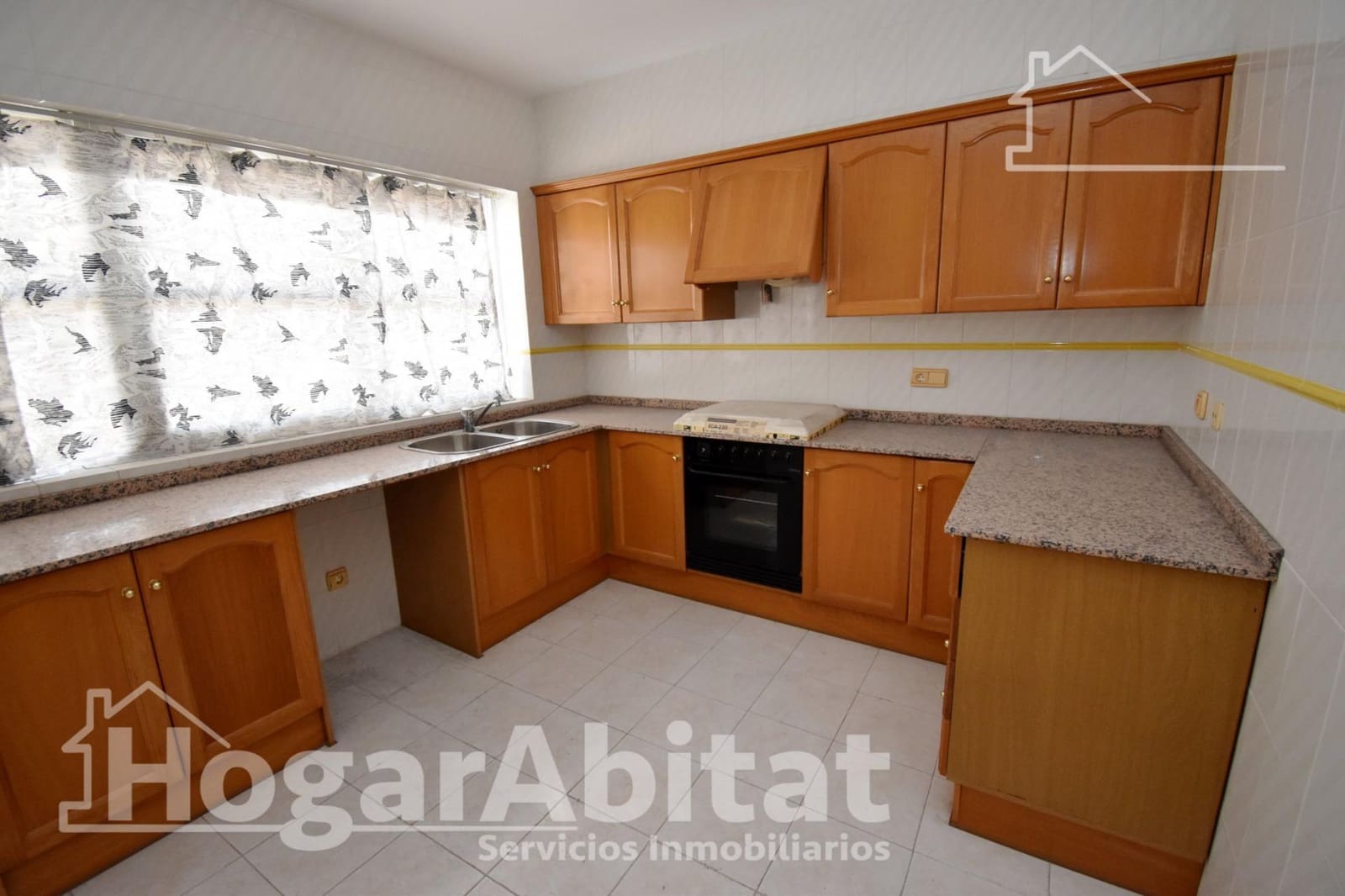 6 bedroom Terraced Villa for sale in Burriana / Borriana with garage - € 215,000 (Ref: 9773118)