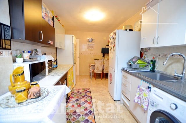 3 bedroom Flat for sale in Alicante / Alacant city - € 165,000 (Ref: 9778180)