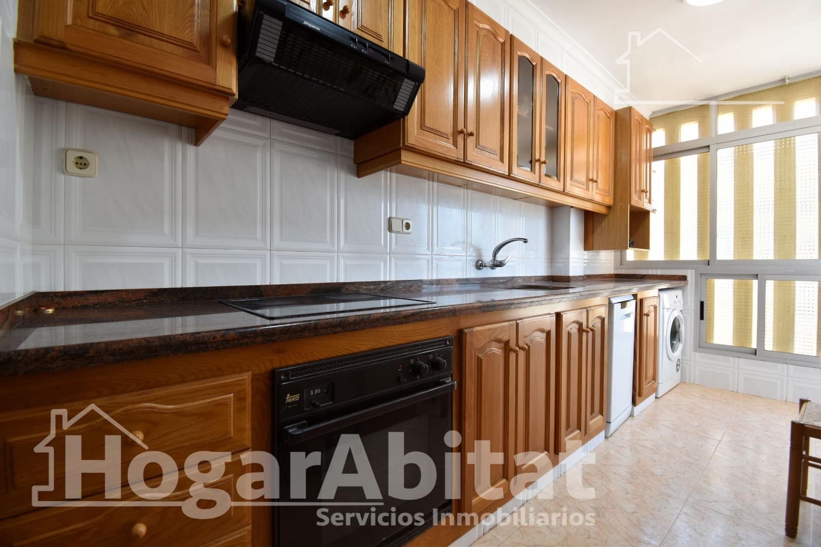 3 bedroom Flat for sale in Tavernes de la Valldigna with garage - € 230,000 (Ref: 9778212)
