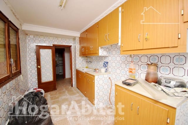 6 slaapkamer Huis te koop in L'Alcora - € 75.000 (Ref: 9778231)