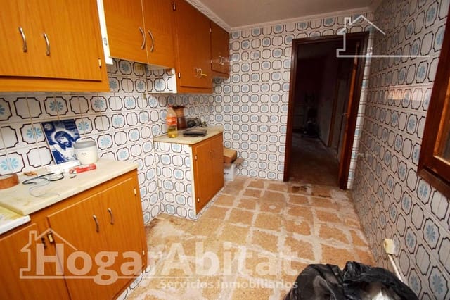 6 slaapkamer Huis te koop in L'Alcora - € 75.000 (Ref: 9778231)
