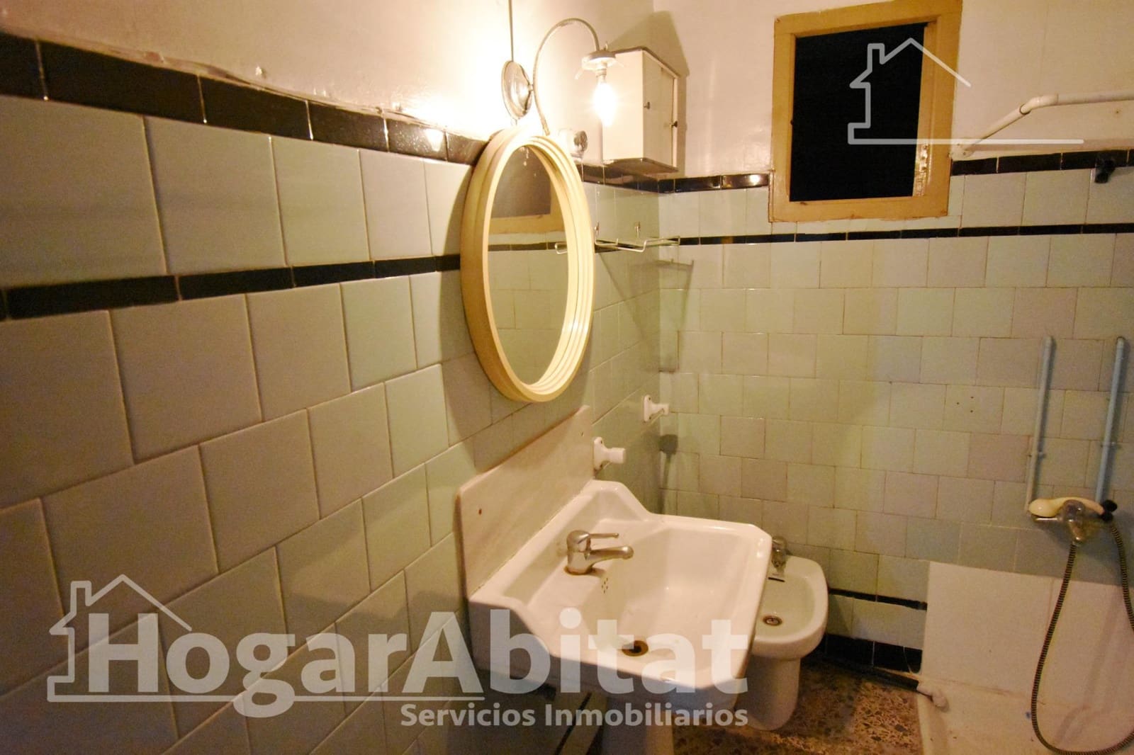 2 makuuhuone Omakotitalo myytävänä paikassa Favara - 124 000 € (Ref: 9778239)