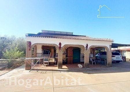 4 soveværelse Villa til salg i El Higueron, Córdoba by med garage - € 175.000 (Ref: 9780611)
