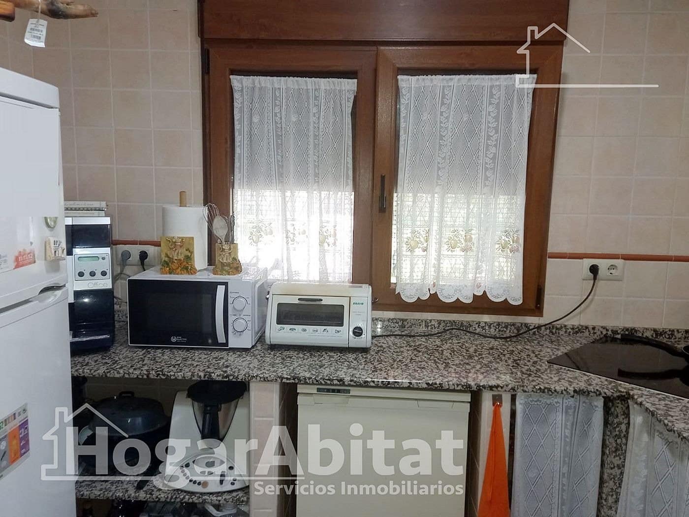 4 soverom Villa til salgs i Badajoz by med svømmebasseng garasje - € 202 000 (Ref: 9780615)