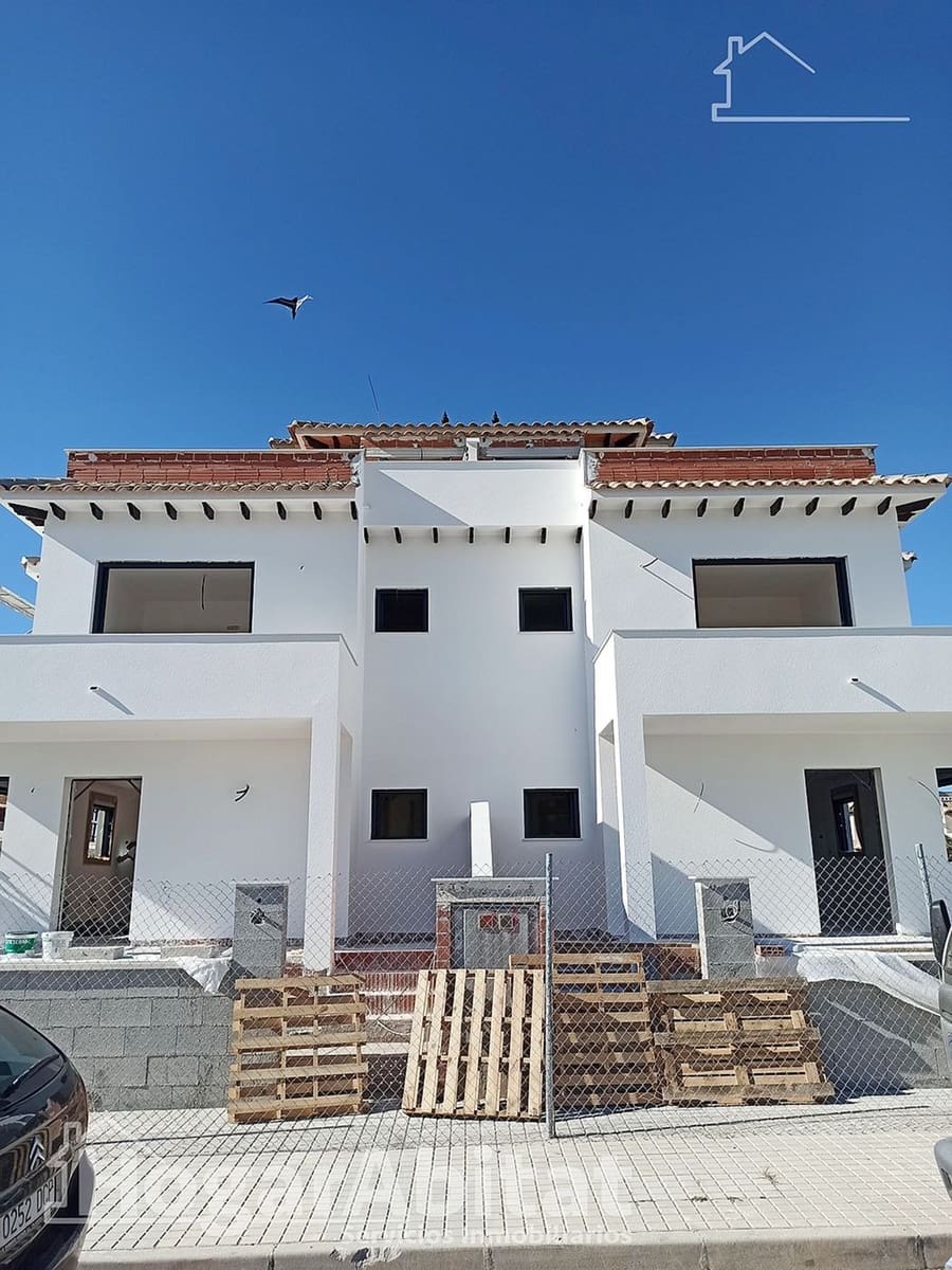3 bedroom Villa for sale in La Marina del Pinet with garage - € 623,000 (Ref: 9780641)