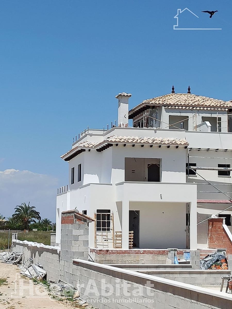 3 bedroom Villa for sale in La Marina del Pinet with garage - € 623,000 (Ref: 9780641)