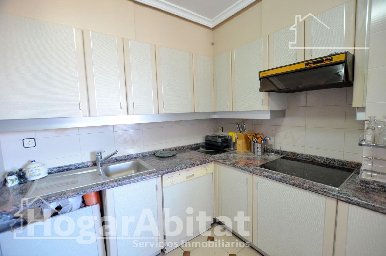 Piso de 4 habitaciones en Alicante / Alacant ciudad en venta con piscina garaje - 390.000 € (Ref: 9787749)