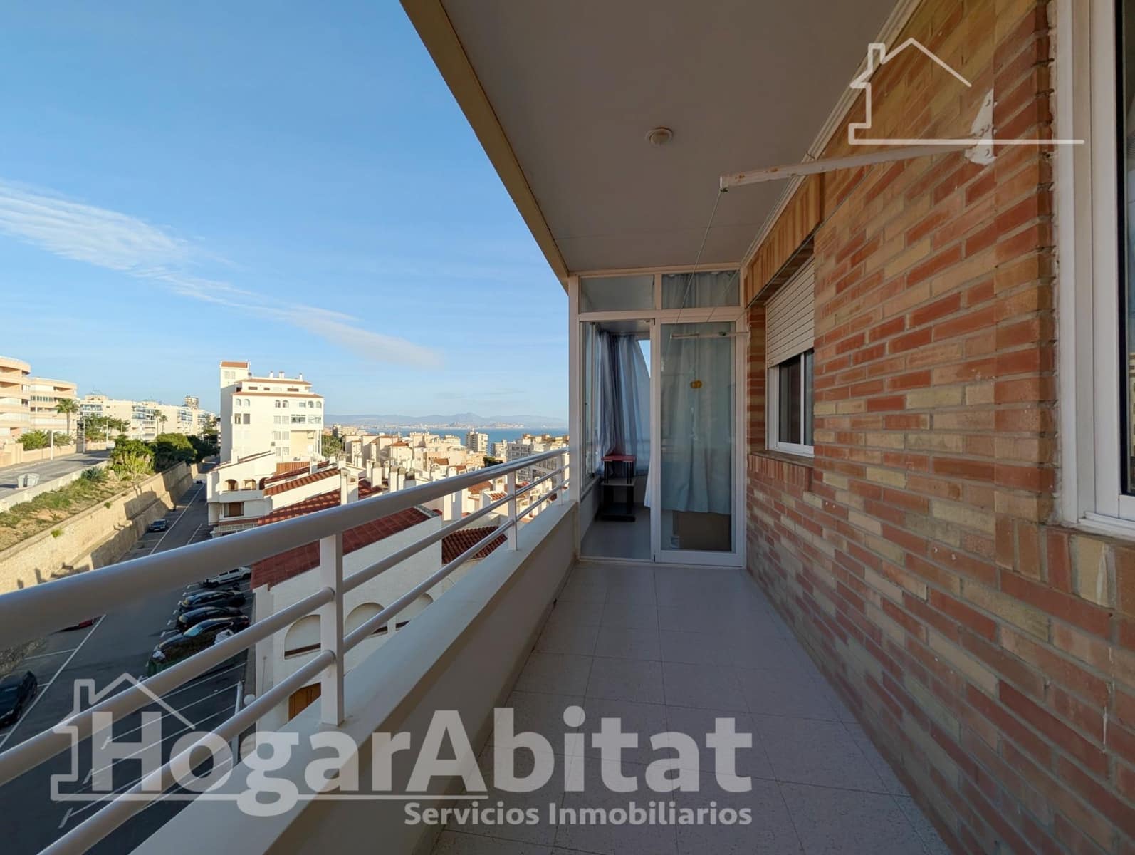 3 bedroom Flat for sale in Arenales del Sol with garage - € 288,000 (Ref: 9787754)