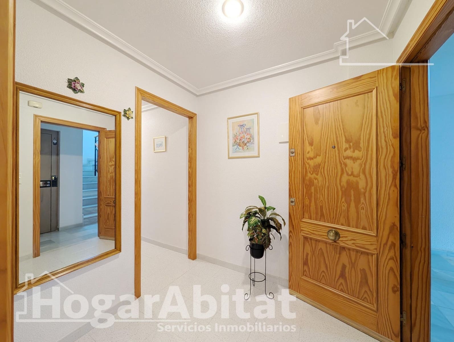 3 bedroom Flat for sale in Arenales del Sol with garage - € 288,000 (Ref: 9787754)