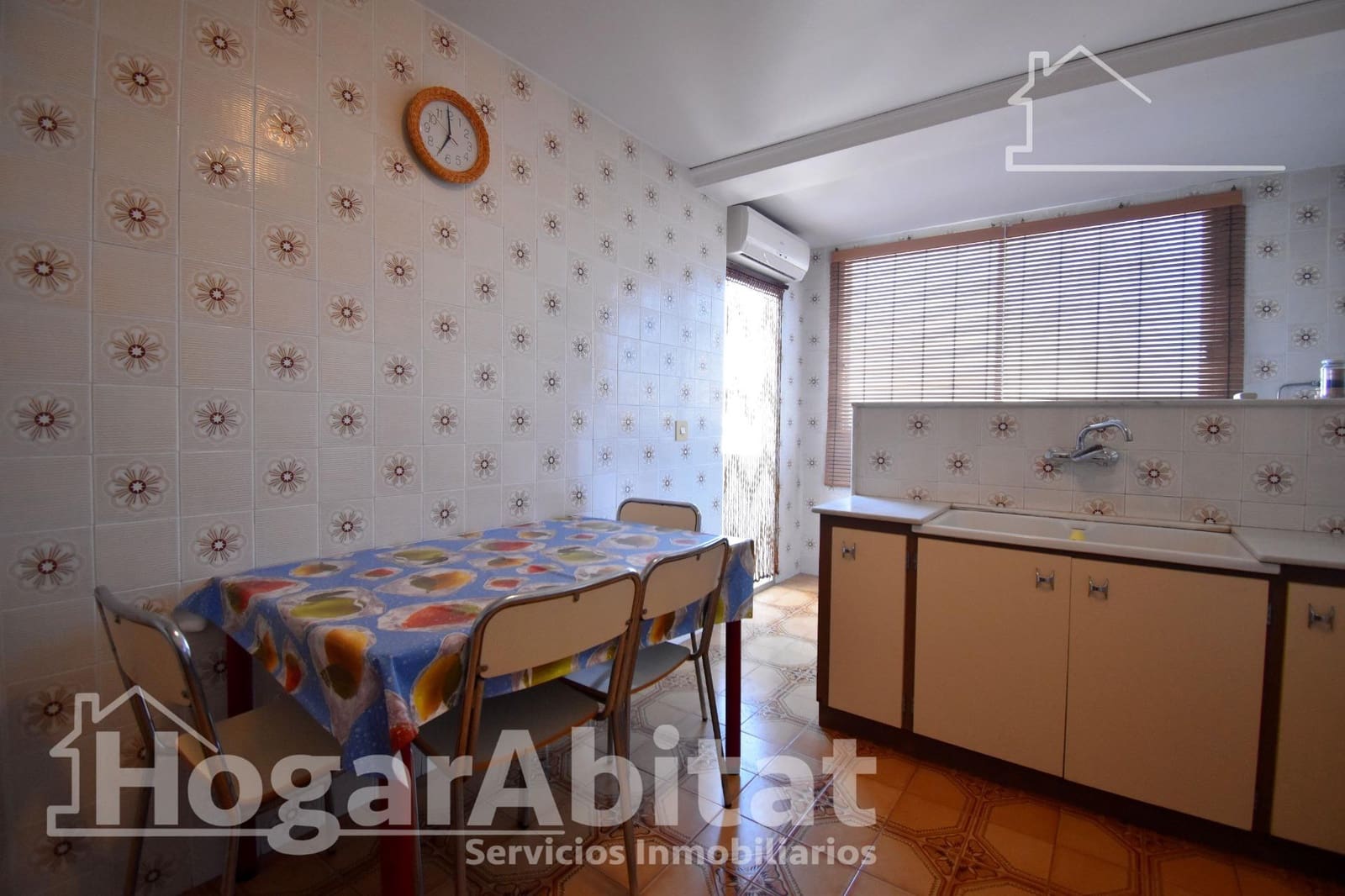 4 bedroom Flat for sale in Piles with garage - € 115,000 (Ref: 9787800)