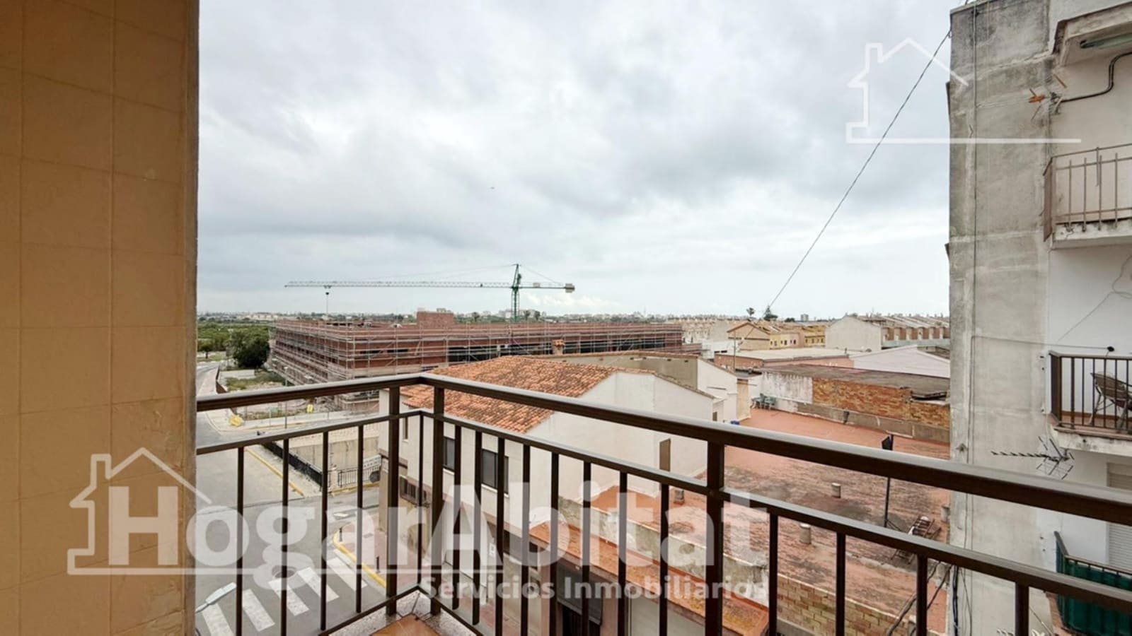 4 bedroom Flat for sale in Piles with garage - € 115,000 (Ref: 9787800)